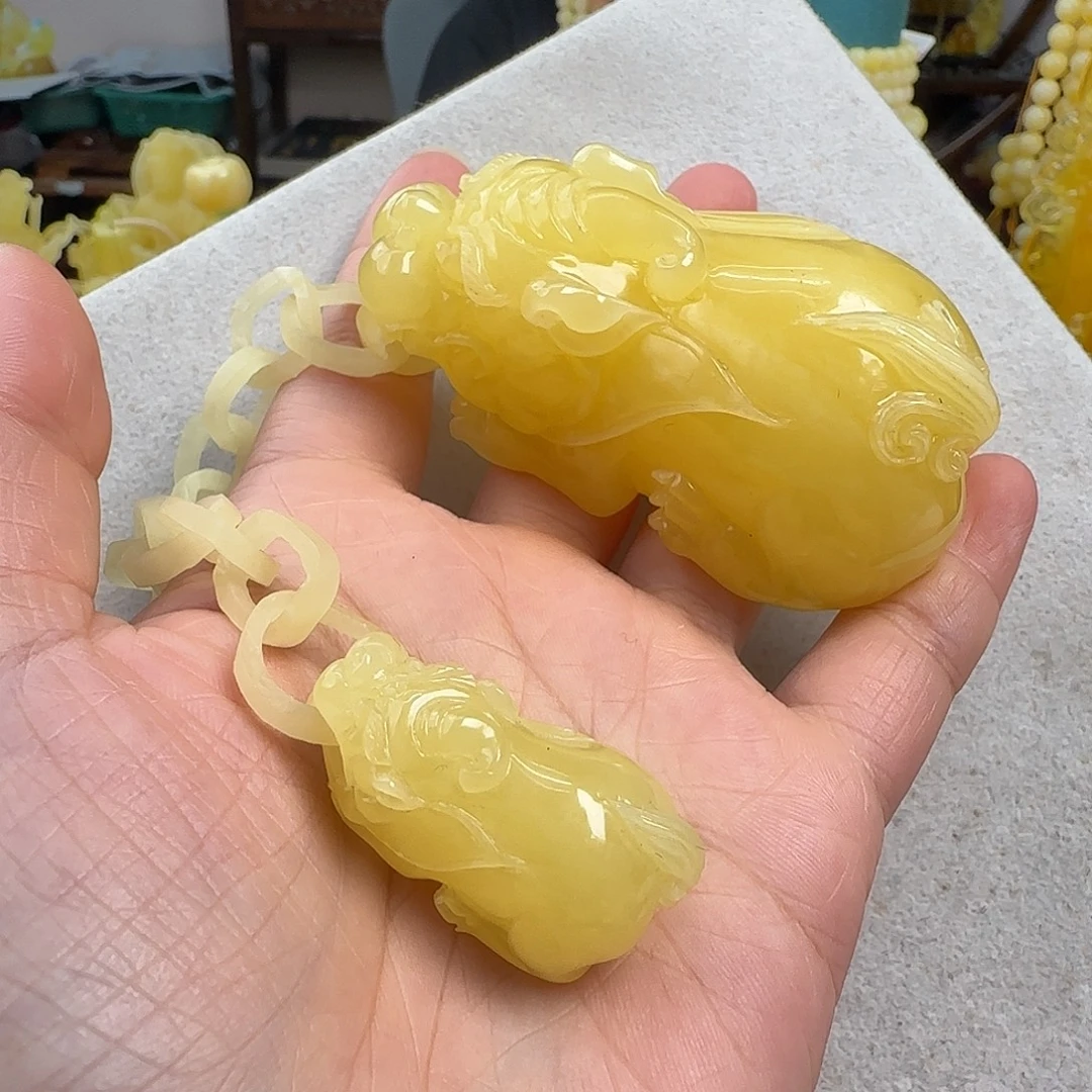 蜜蜡未镶嵌珠宝奇石