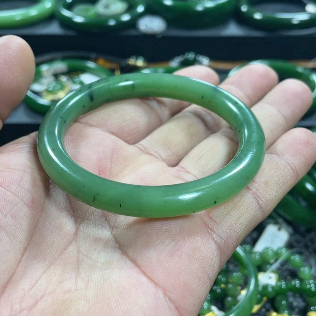 和田玉（碧玉）未镶嵌手镯