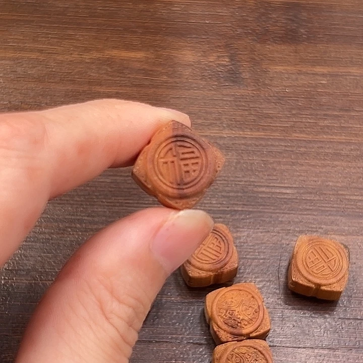 檀香木其他四方福字15mm