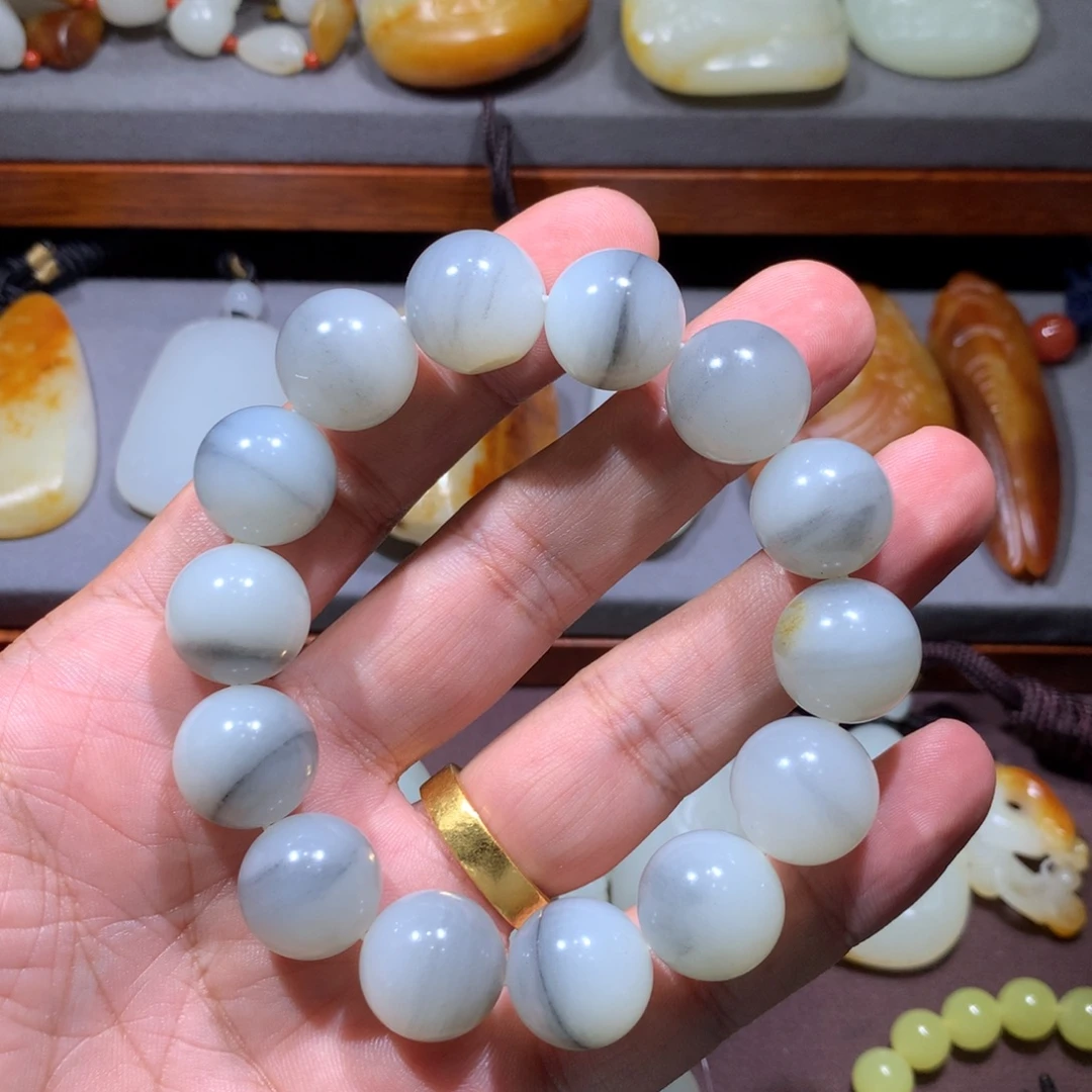 凯***歌颈饰未镶嵌和田玉