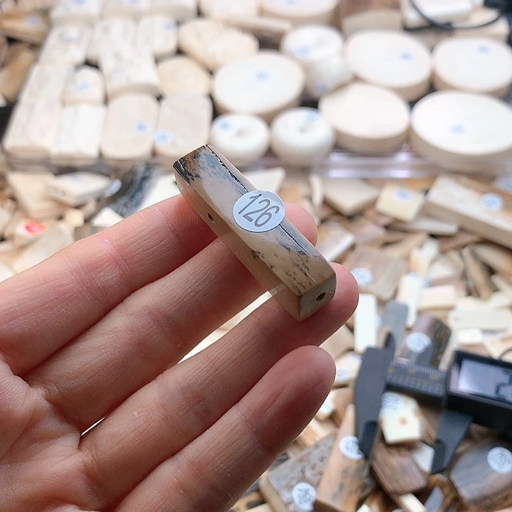 泥塑不打孔联系客服