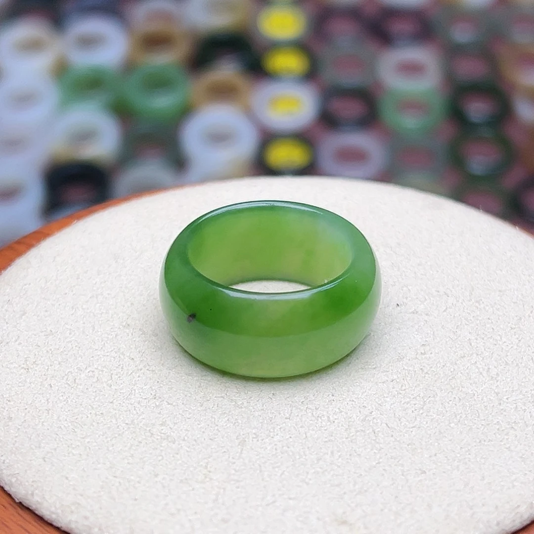 和田玉戒指未镶嵌18.3内径果阳绿