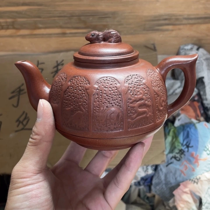 茶壶紫砂老厂紫砂壶一件。
