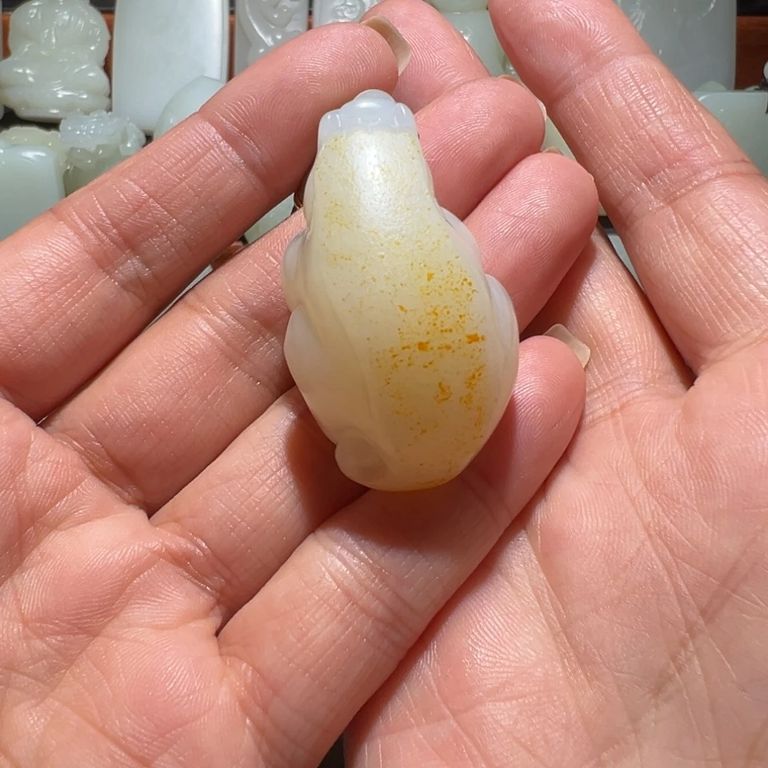 云***归和田玉未镶嵌颈饰