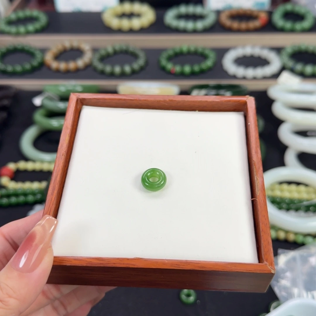 姐***姐和田玉未镶嵌吊坠(不含链)