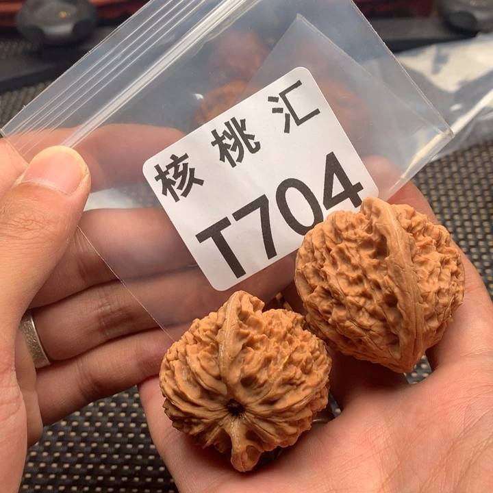文玩核桃吊坠?****窝峰顶