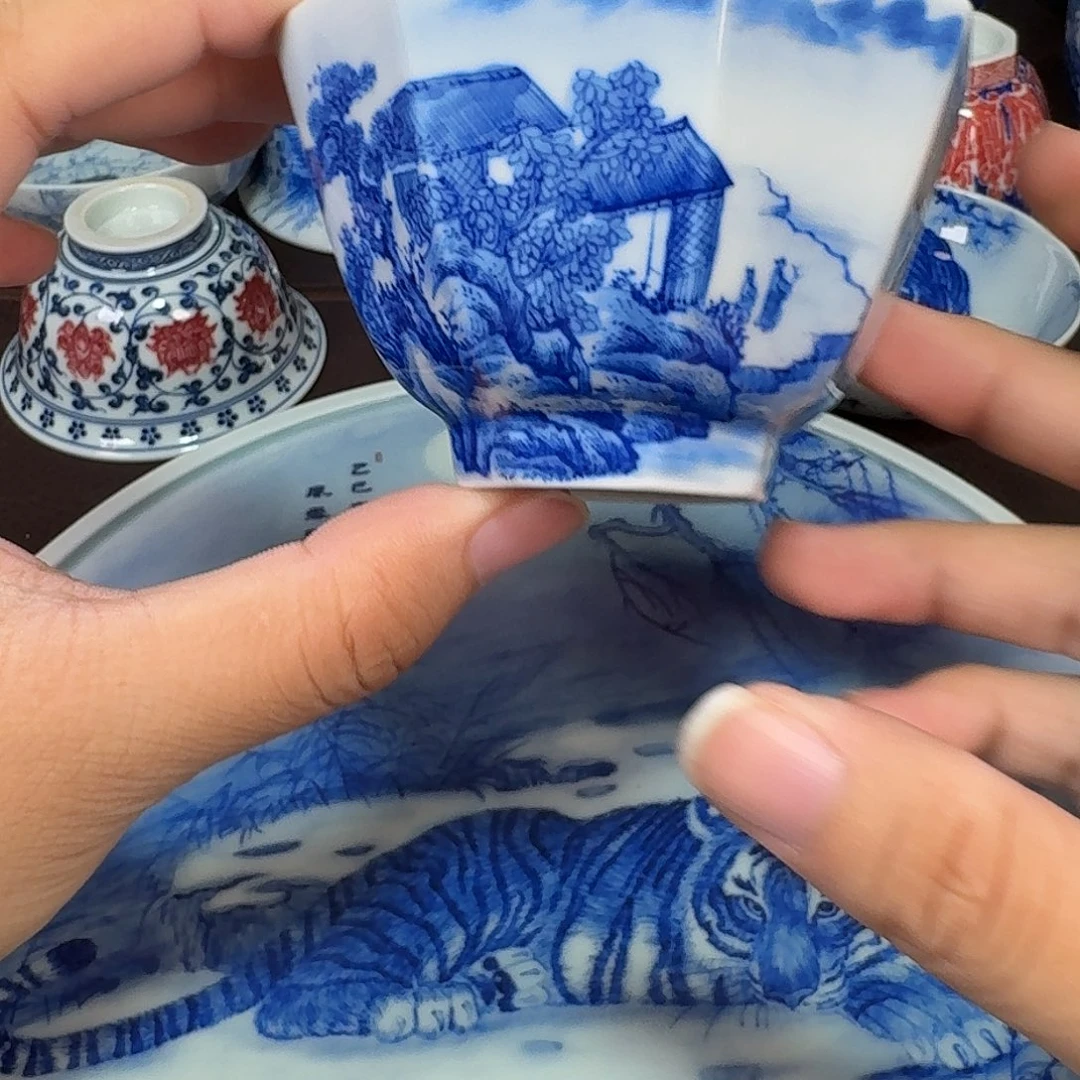 老***巷现代景德镇陶瓷杯