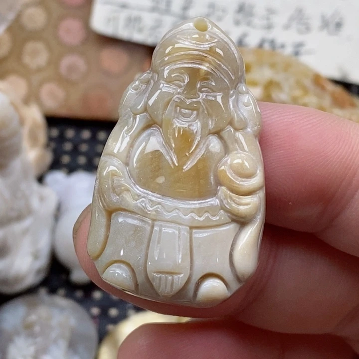 颈饰未镶嵌硅化珊瑚（珊瑚玉）小