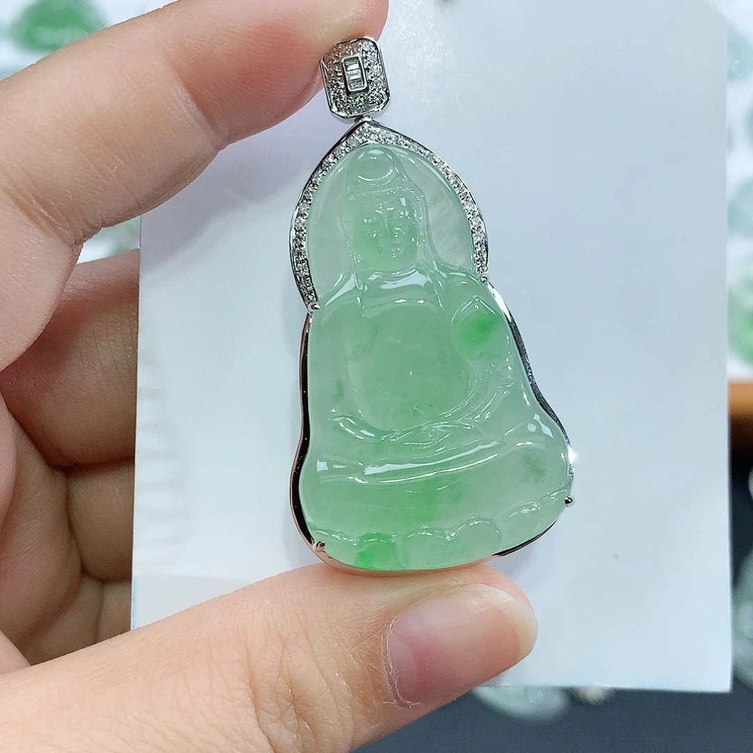 翡翠18K金镶嵌颈饰素衣观音