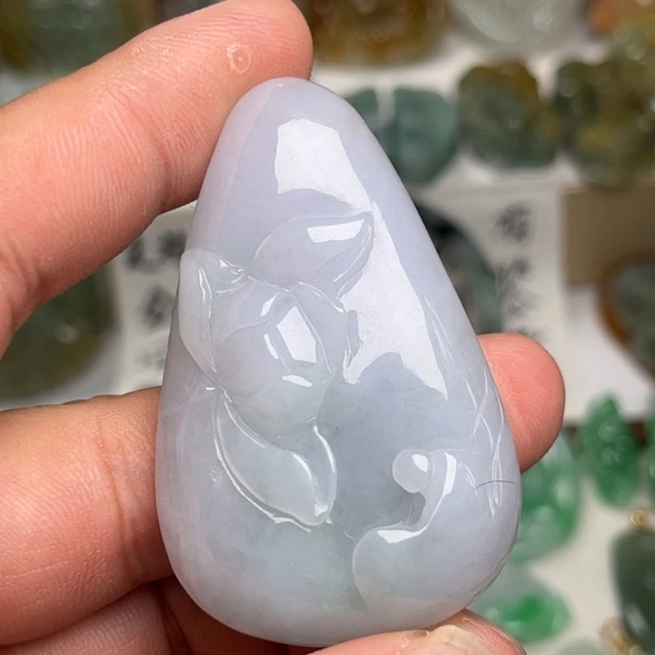 翡翠未镶嵌颈饰悟道