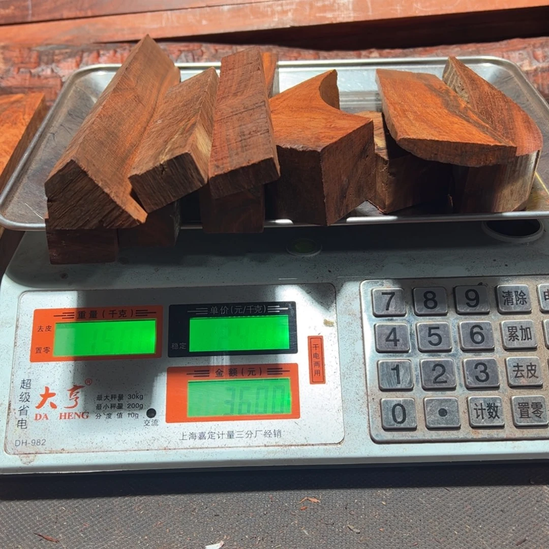 不***·檀香紫檀（小叶紫檀）