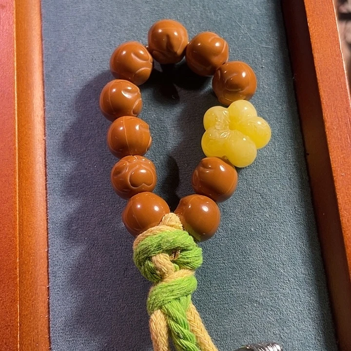 手串猴头核桃二等猫爪手持小花