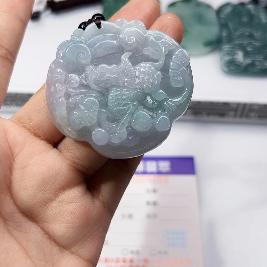 翡翠颈饰未镶嵌吊坠