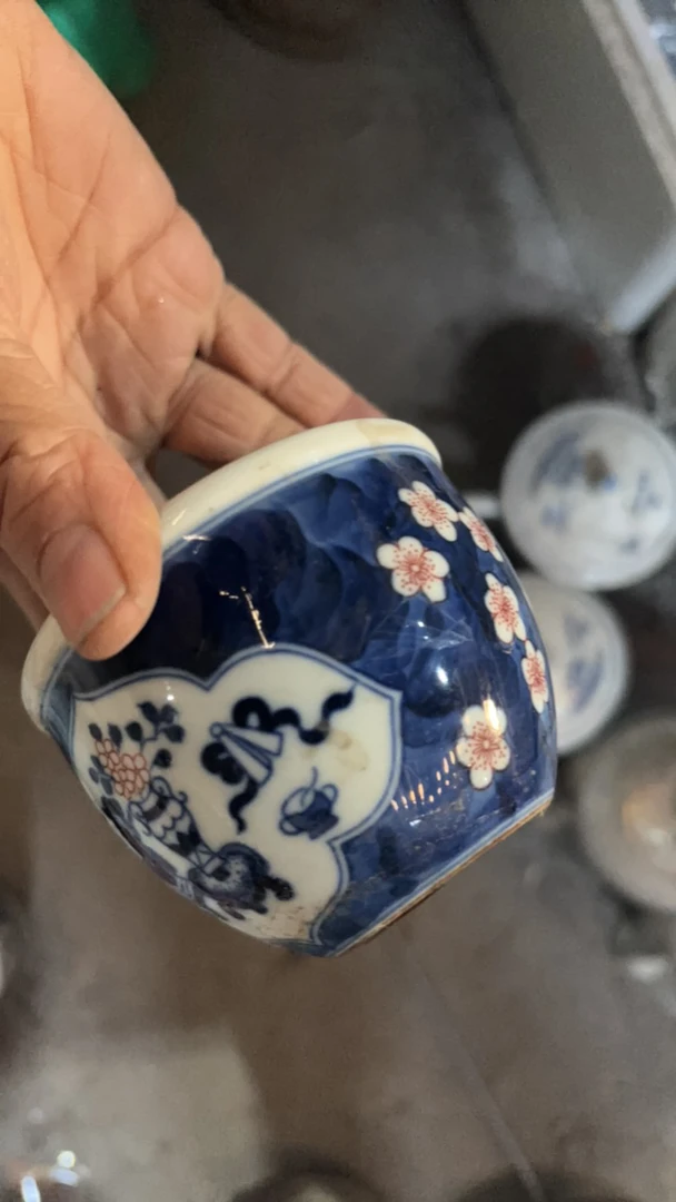 青花釉下彩人物主人杯  80毫升左右