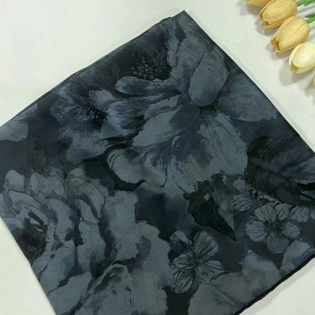 140香云纱方巾-槐花凌霜 30姆米湖丝135cm丝巾