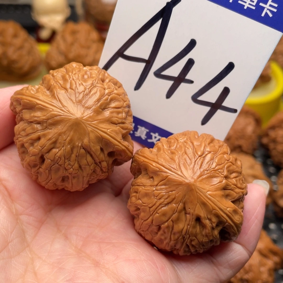 桃核把件铁锤妹妹37