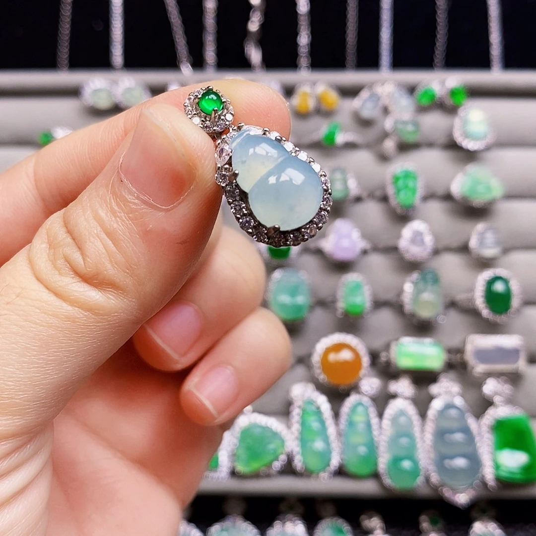 翡翠银S925镶嵌颈饰葫芦