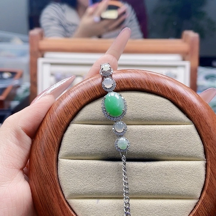 翡翠未镶嵌颈饰天然翡翠Ａ货