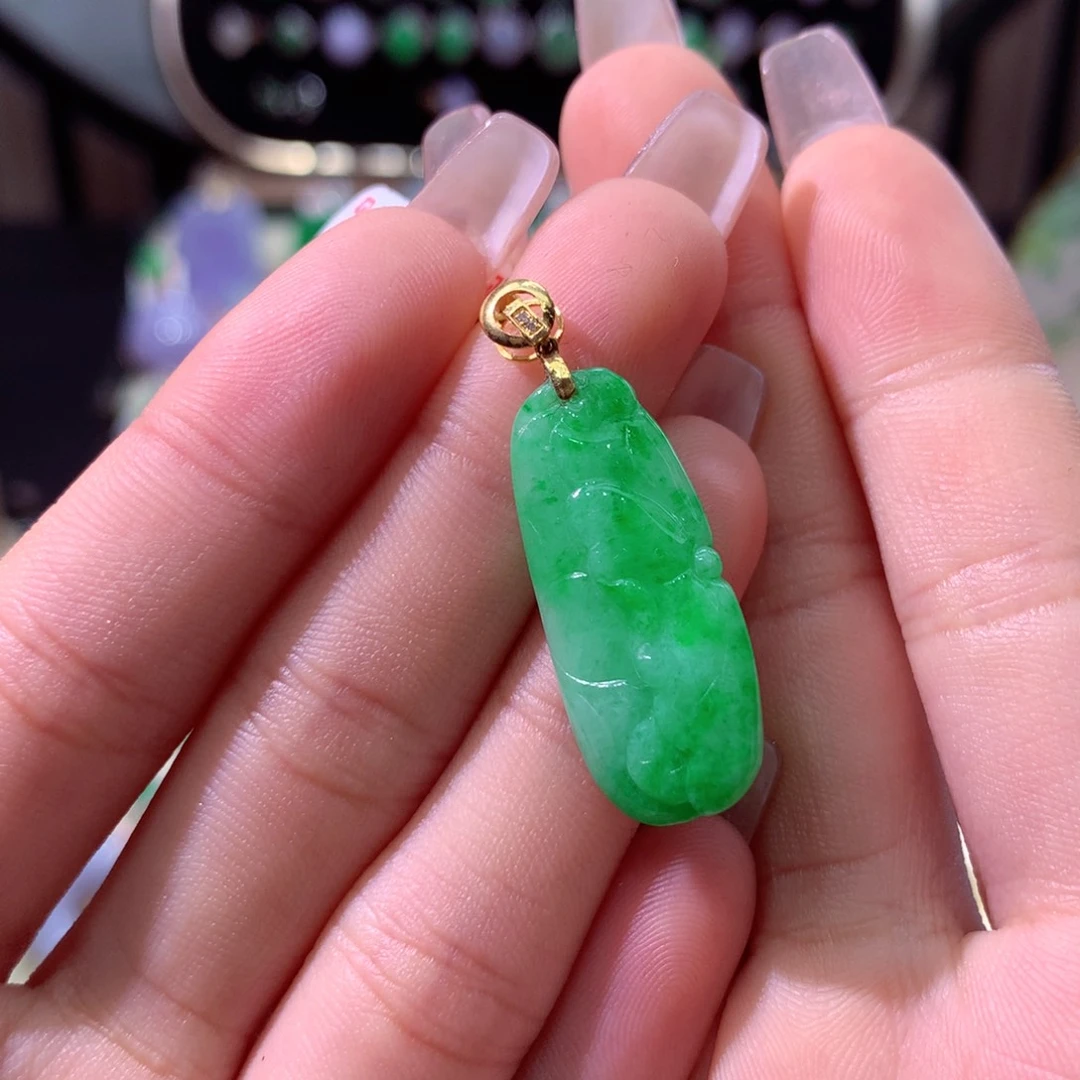 翡翠颈饰18K金镶嵌翡翠