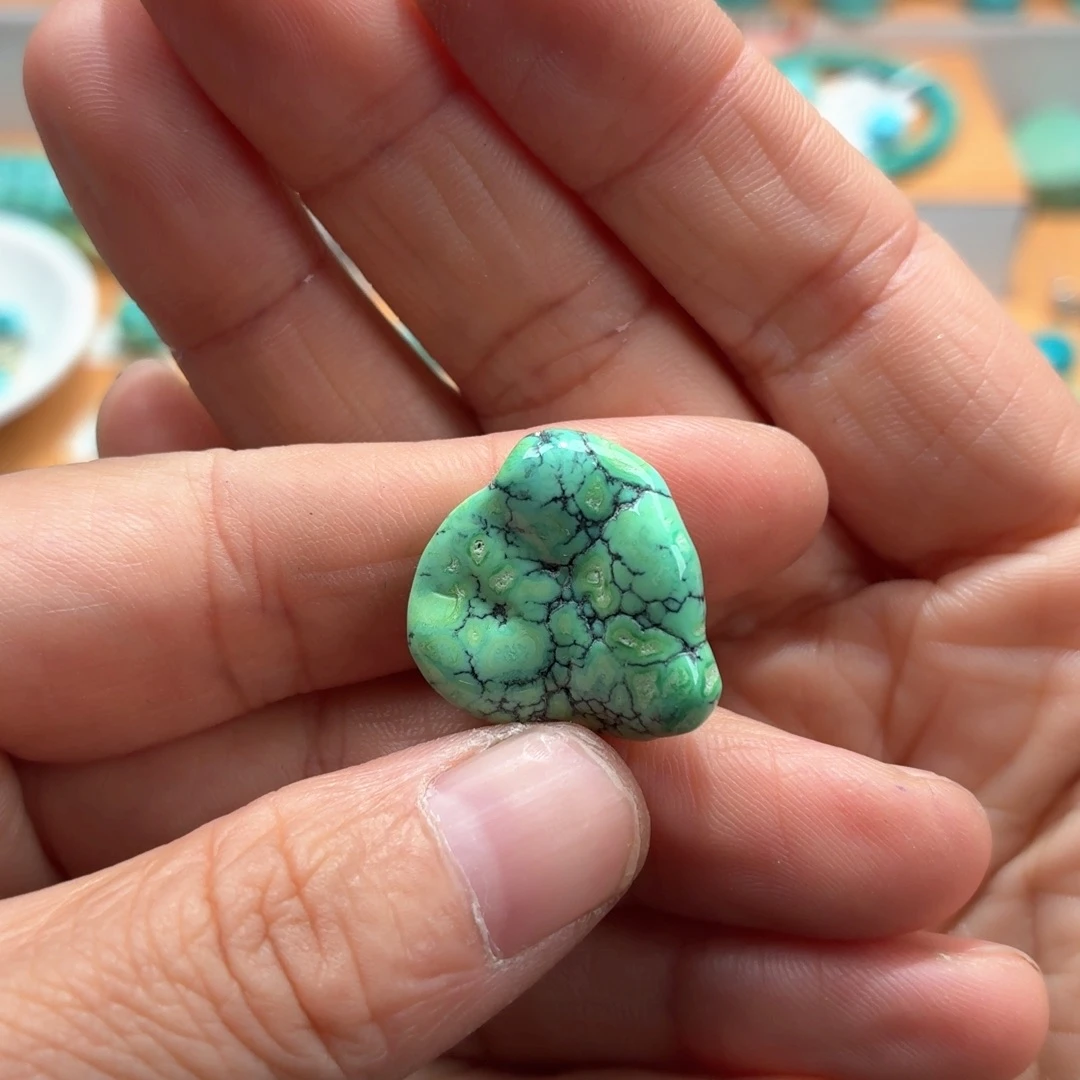 绿松石未镶嵌珠宝奇石