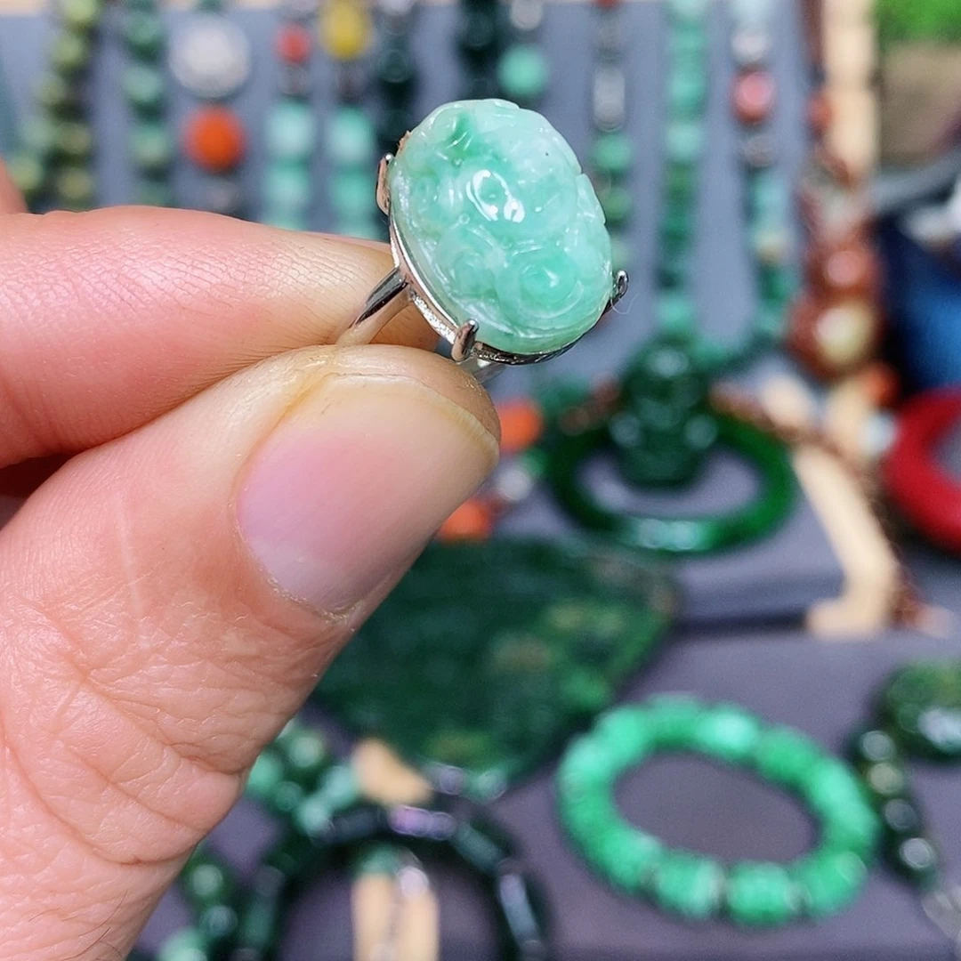 翡翠戒指银S925镶嵌漂亮美眉