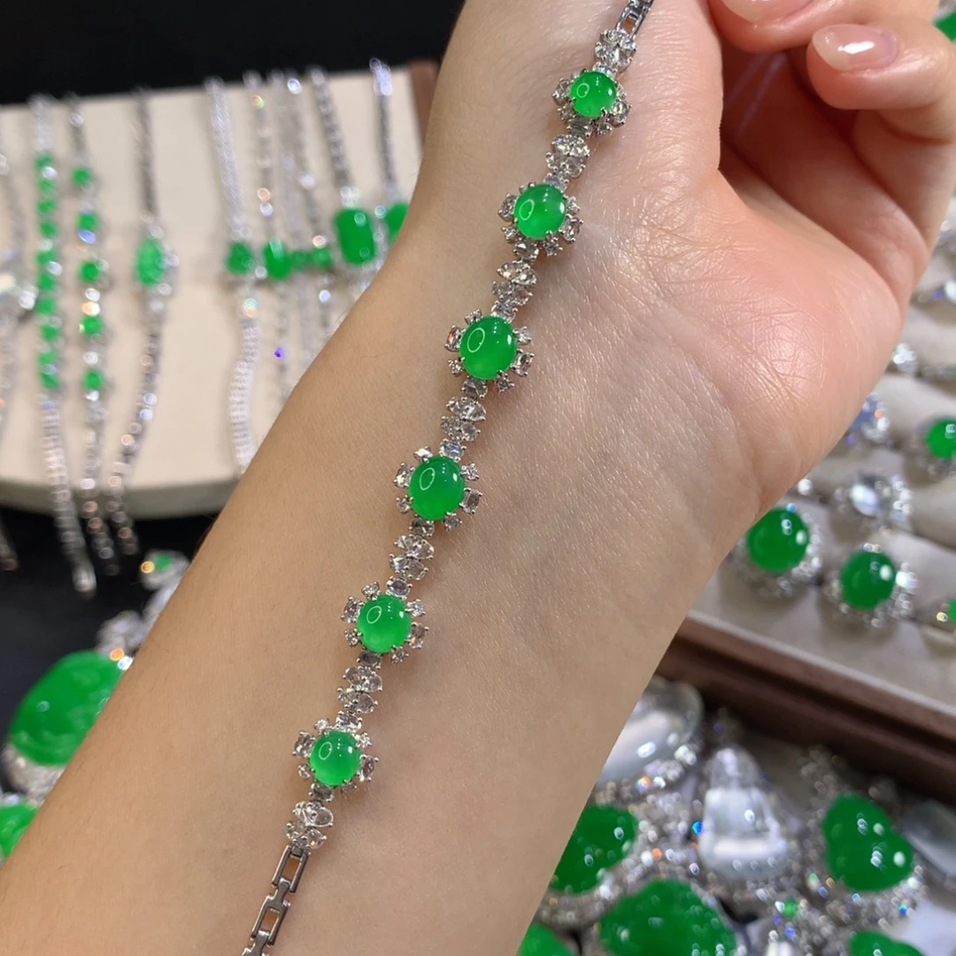 翡翠18K金镶嵌颈饰蛋面手链