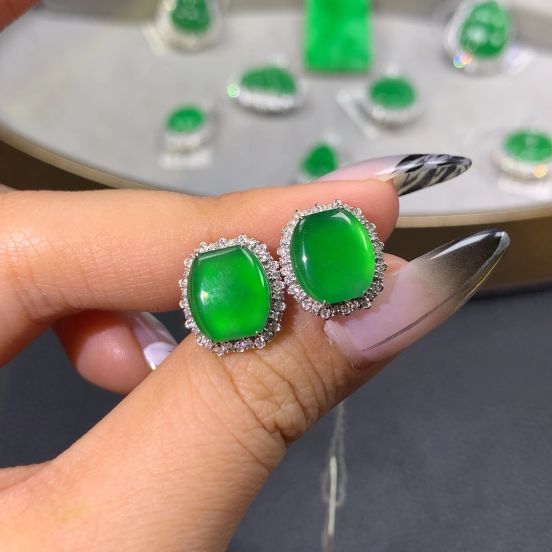 翡翠耳饰18K金镶嵌翡翠