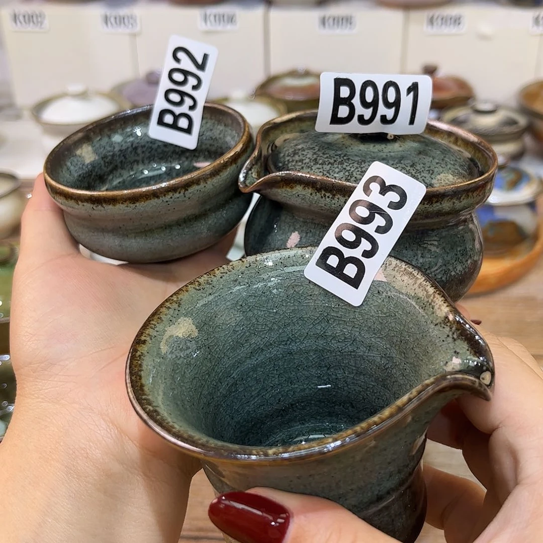 白泥茶杯庄**?陶瓷艺术