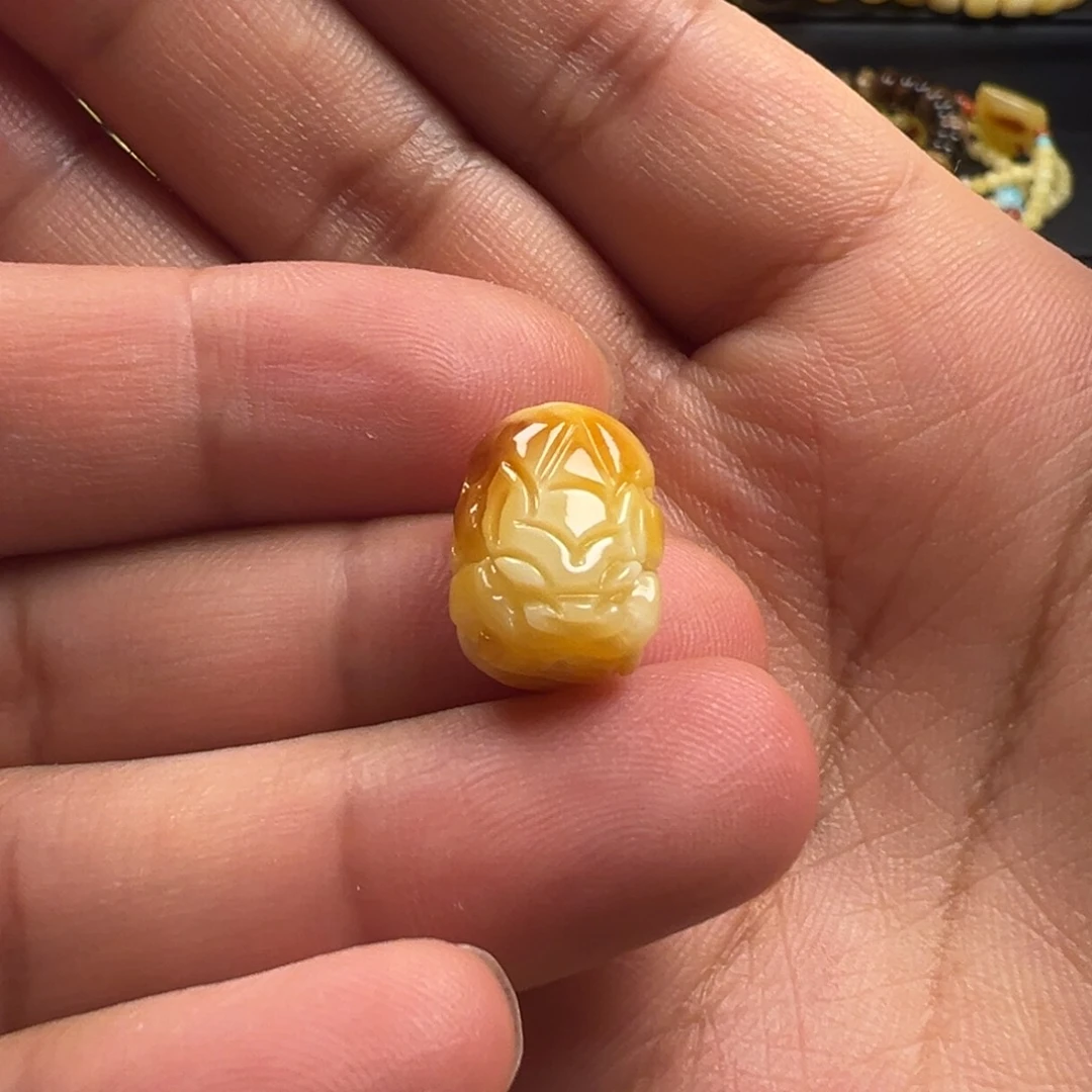蜜蜡颈饰未镶嵌貔貅