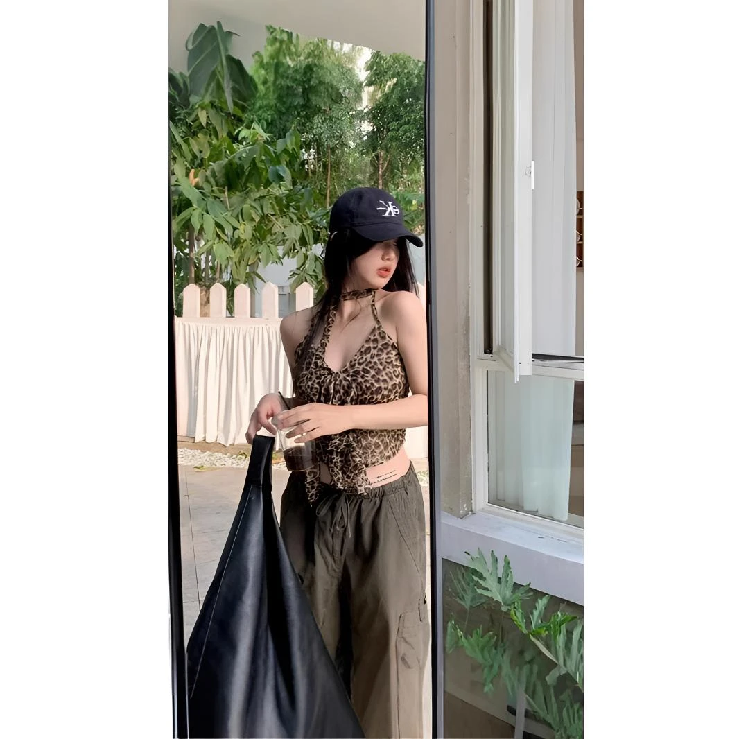 2025夏季新款性感豹纹挂脖吊带背心女辣妹外穿修身显瘦短款上衣女