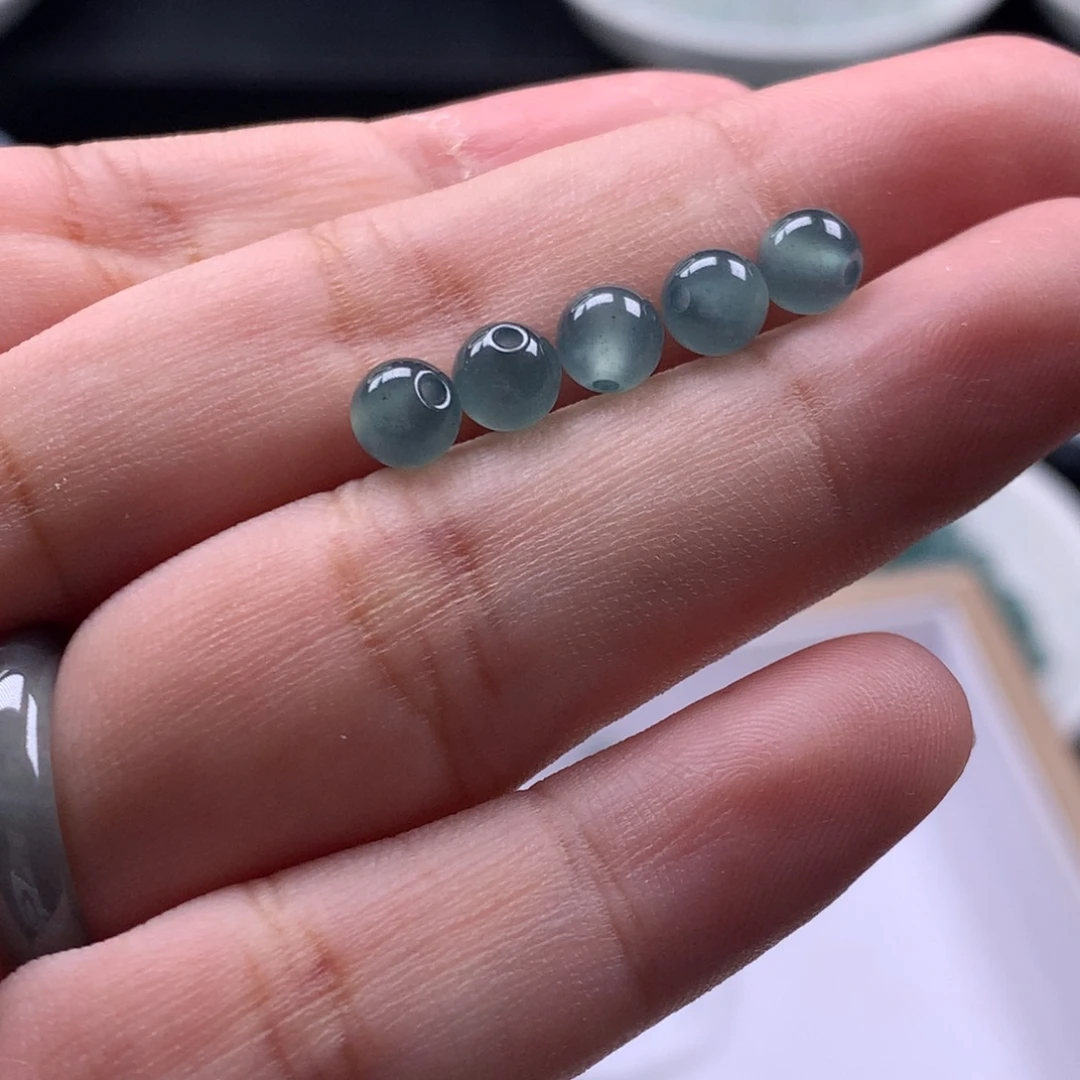 鹤***装翡翠散珠危蓝卡5.5，5颗