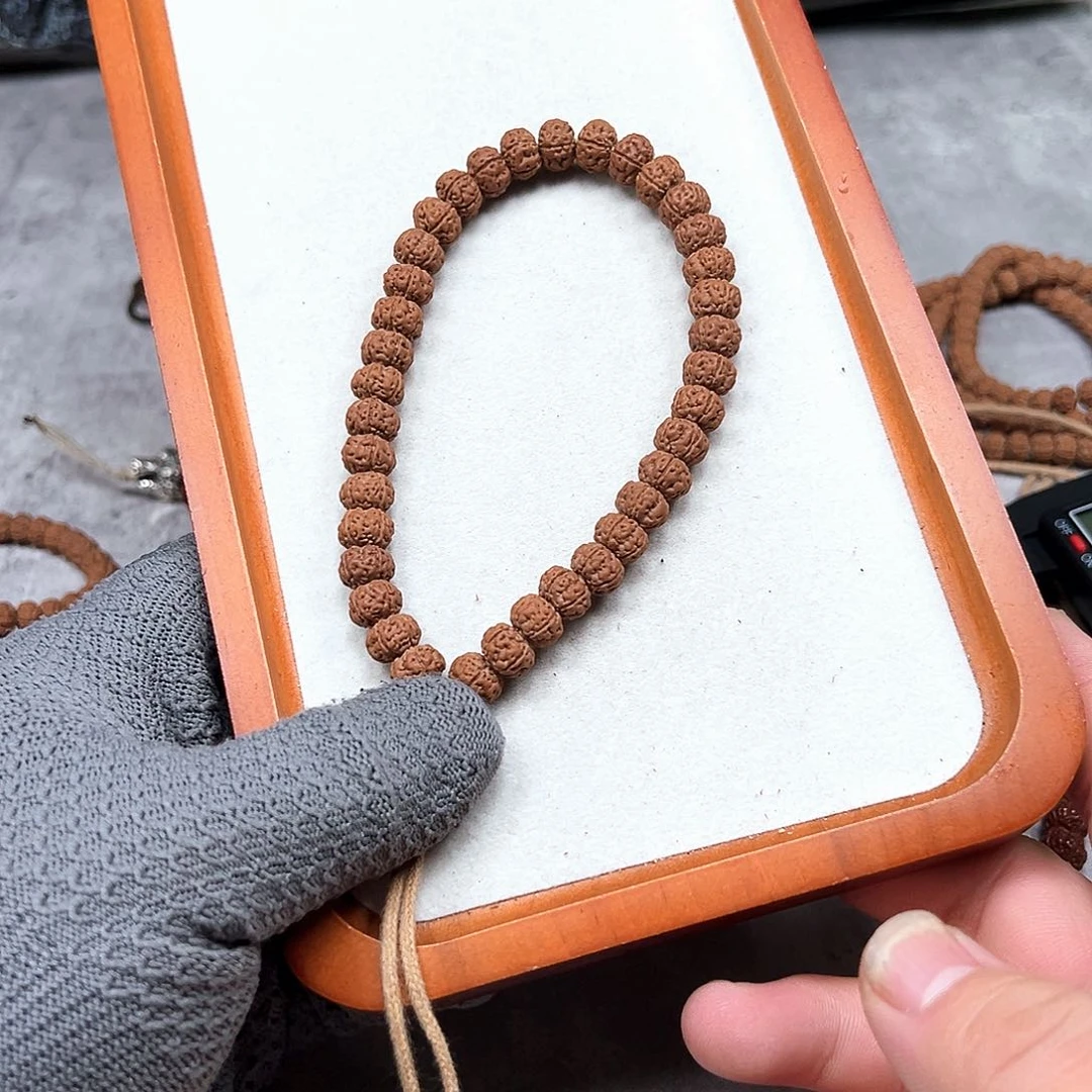 金刚菩提吊坠一**亮金刚