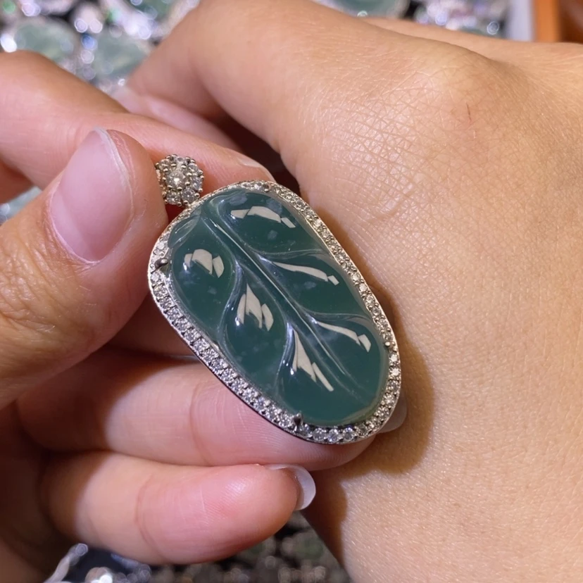 【闪购商品】翡翠颈饰未镶嵌天然