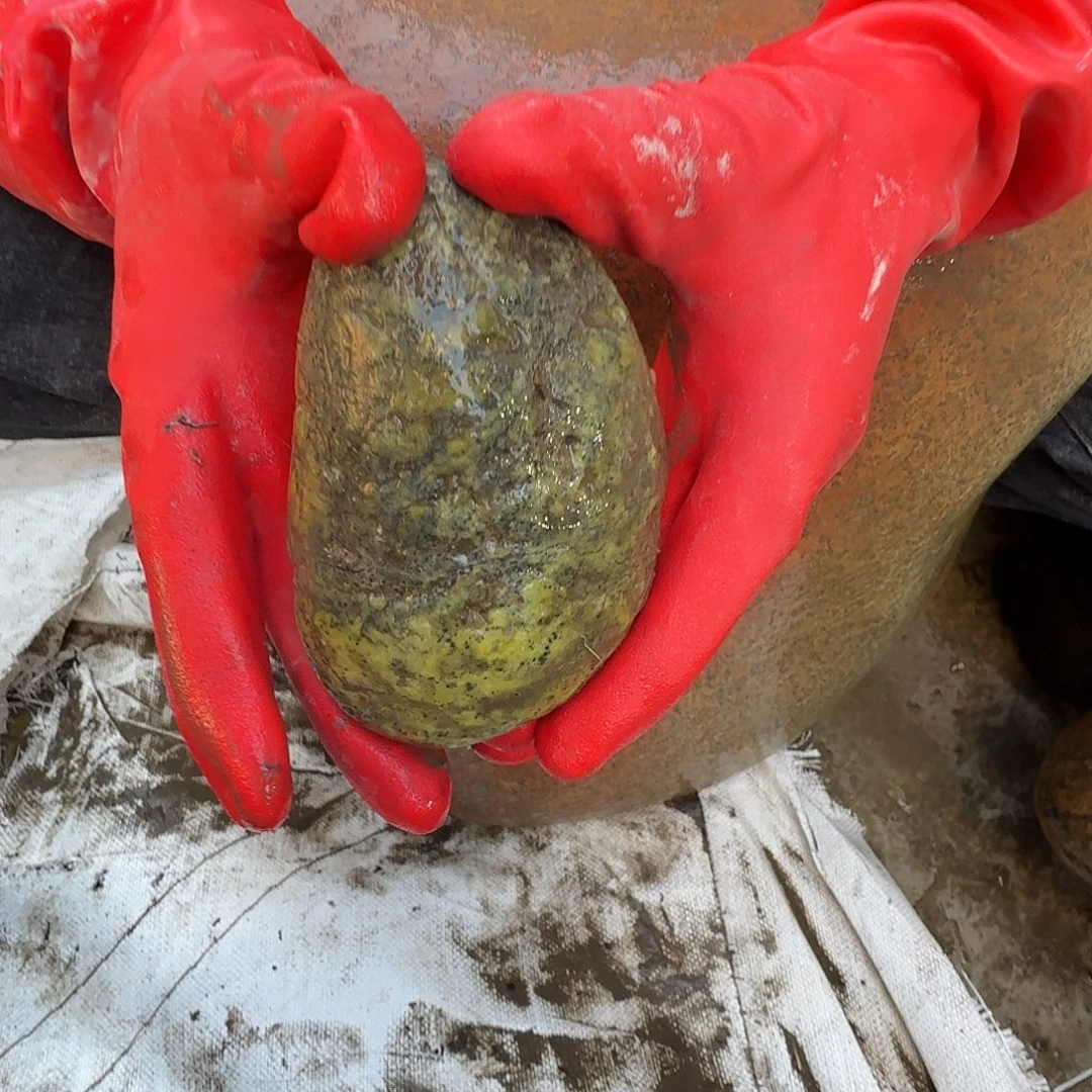 蛇纹石玉未镶嵌藏玉药王石摆件