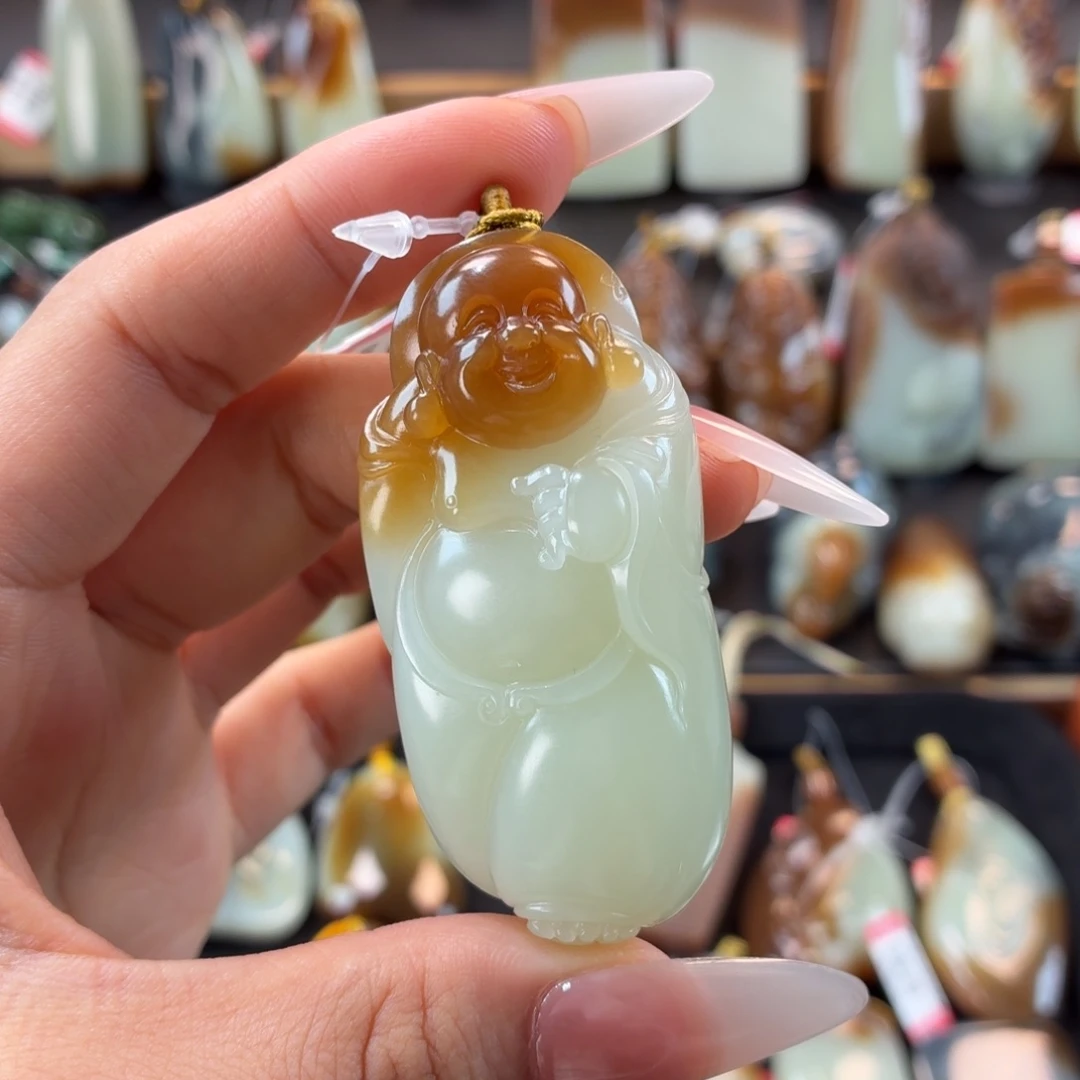 和田玉未镶嵌颈饰五**?