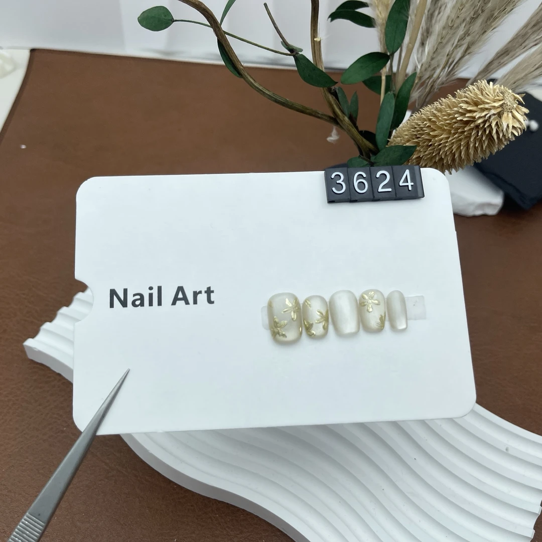 现货穿戴甲3624极光猫眼手工款式穿戴甲中长款穿戴式流行可爱冬季