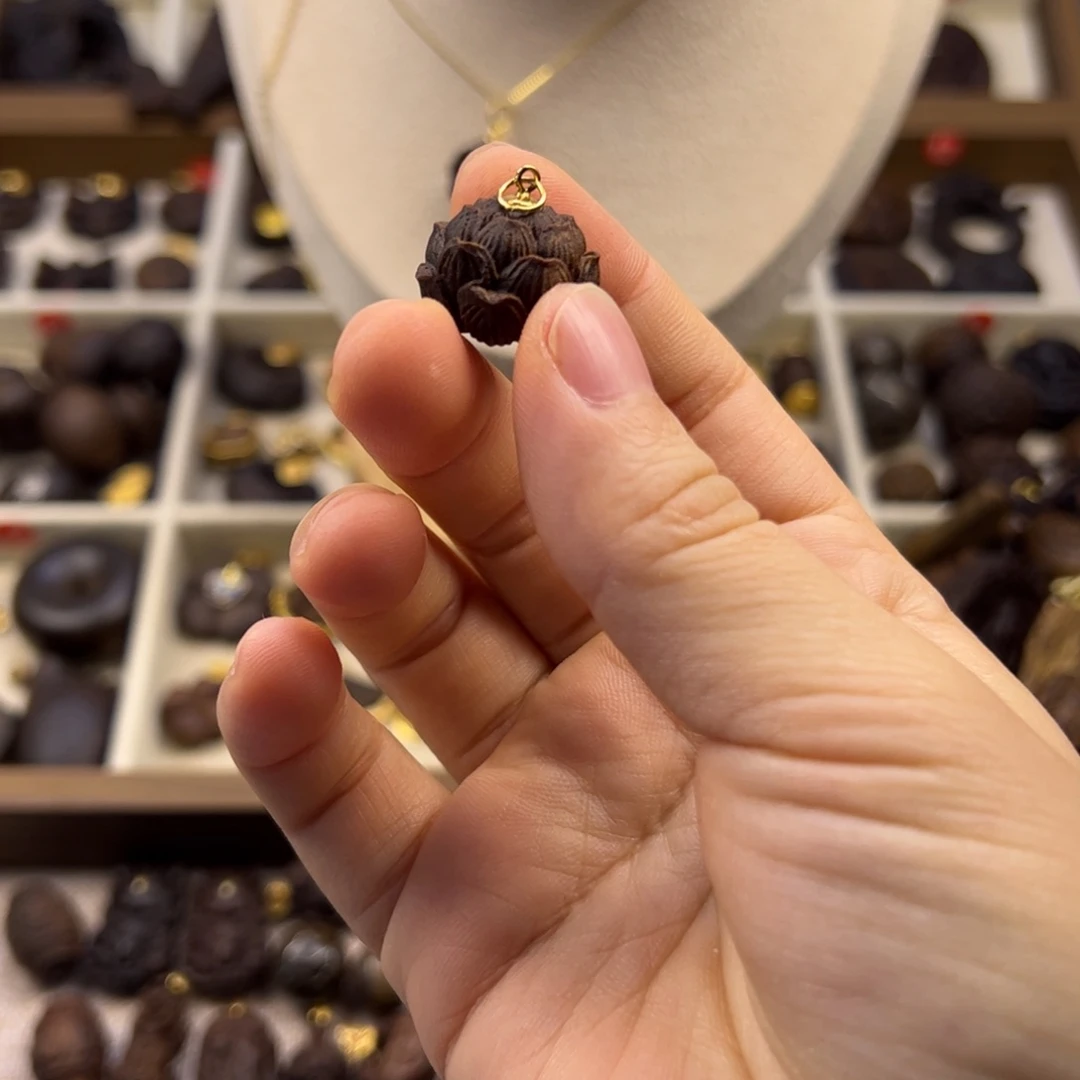 木质类单珠莲花随行脖挂配饰