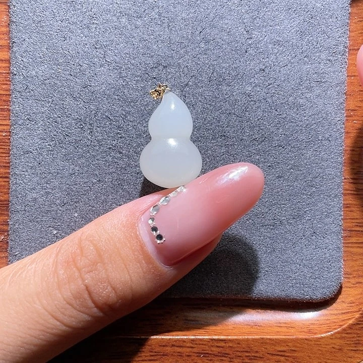 【闪购商品】和田玉18K金镶嵌颈饰