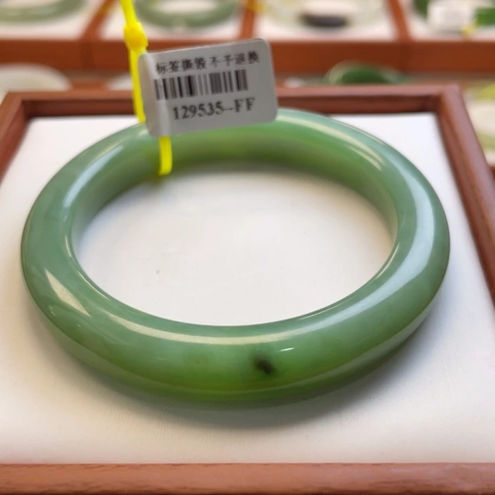 【闪购商品】未镶嵌手镯和田玉27 52/53 细纹