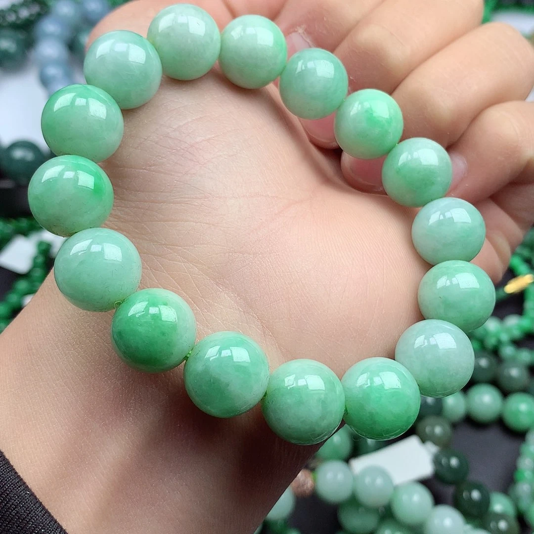 翡翠颈饰未镶嵌手串