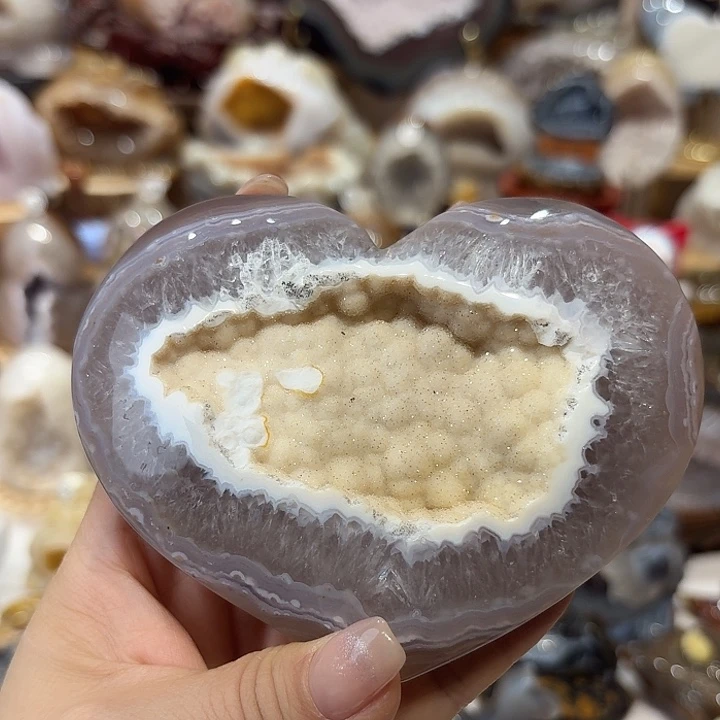 玛瑙/玉髓未镶嵌雕刻件