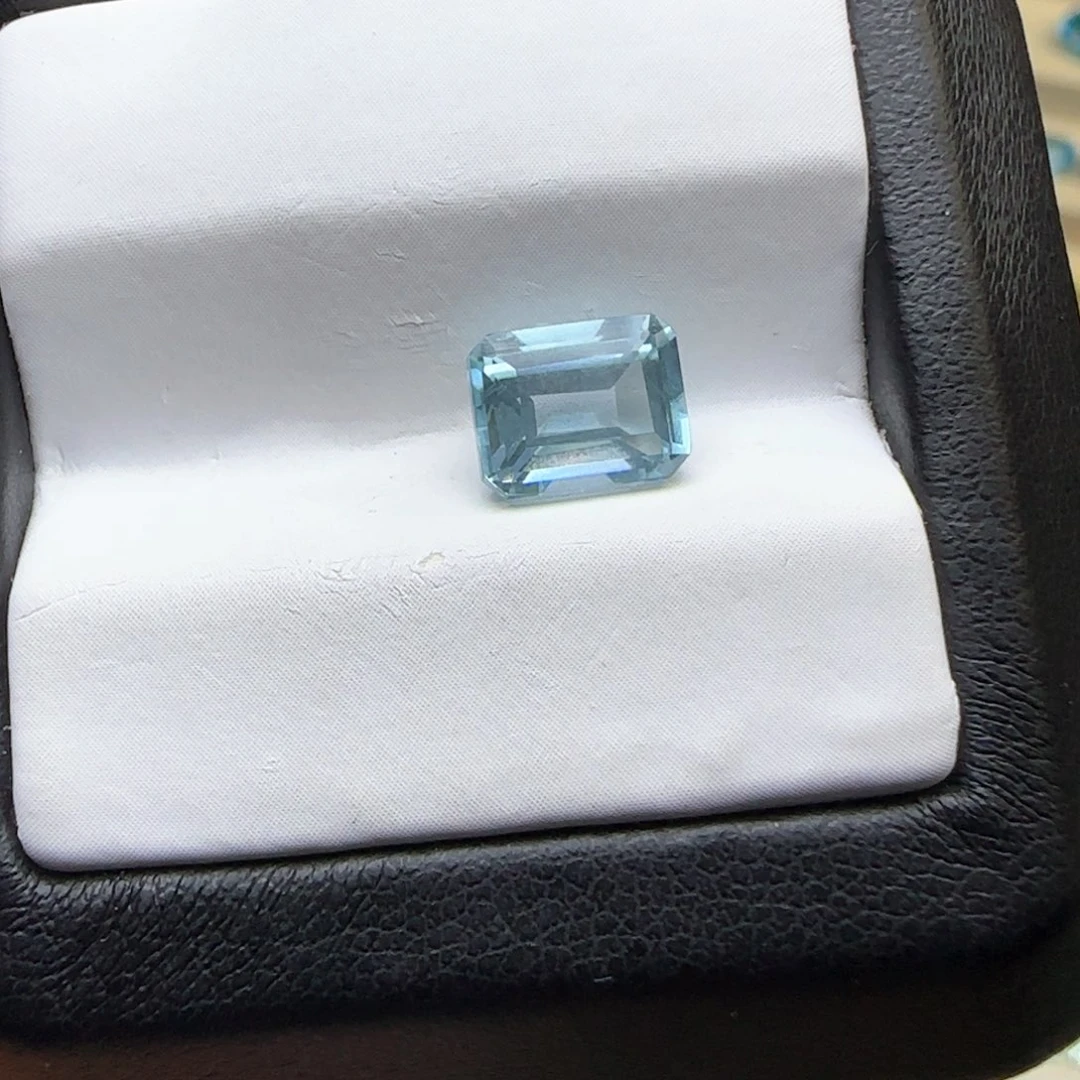 海蓝宝石裸石未镶嵌天然无烧 1.8克拉