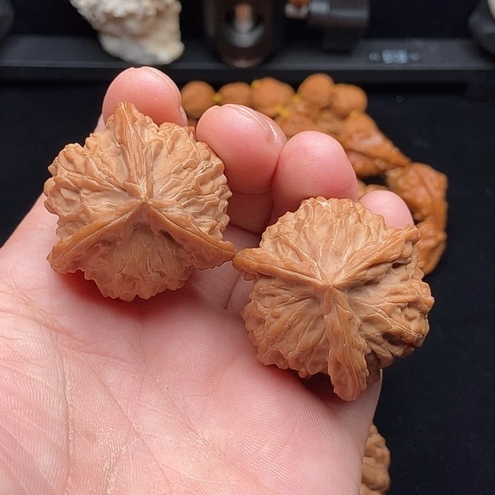 把件文玩核桃球奔