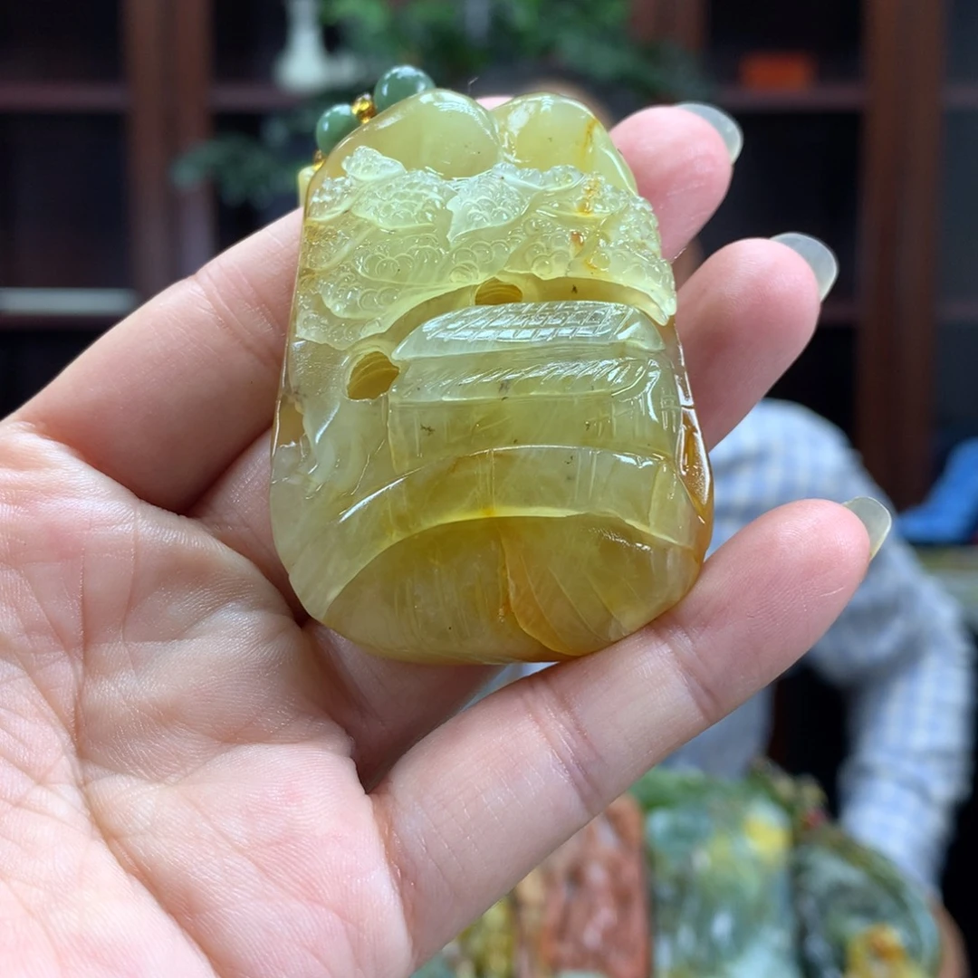 蛇纹石玉未镶嵌颈饰