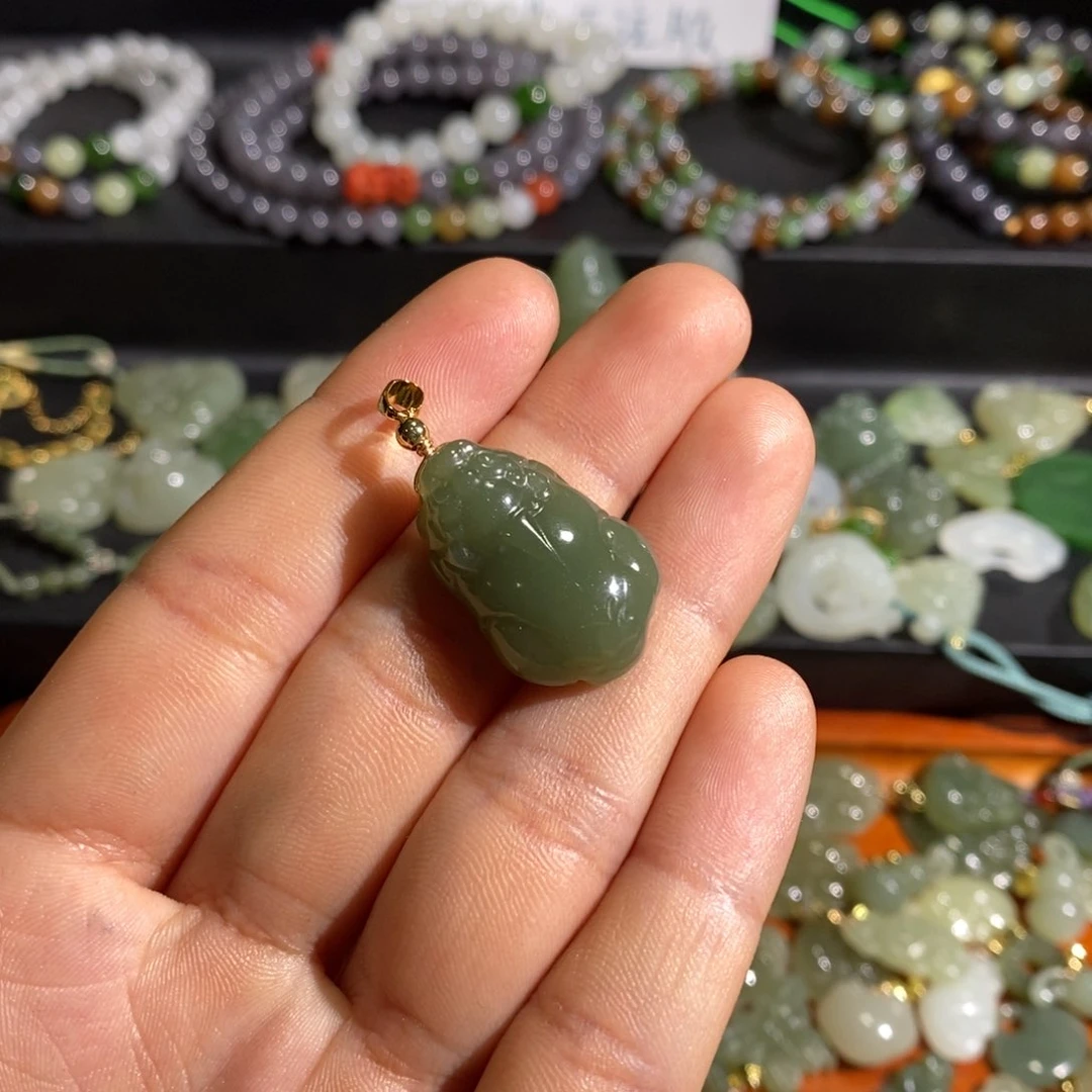 和田玉未镶嵌颈饰