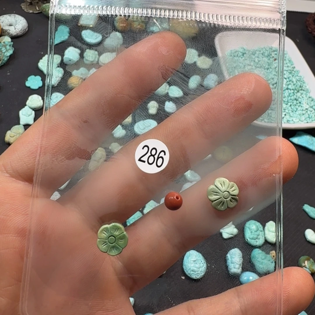 欣***雨南红玛瑙未镶嵌珠宝奇石