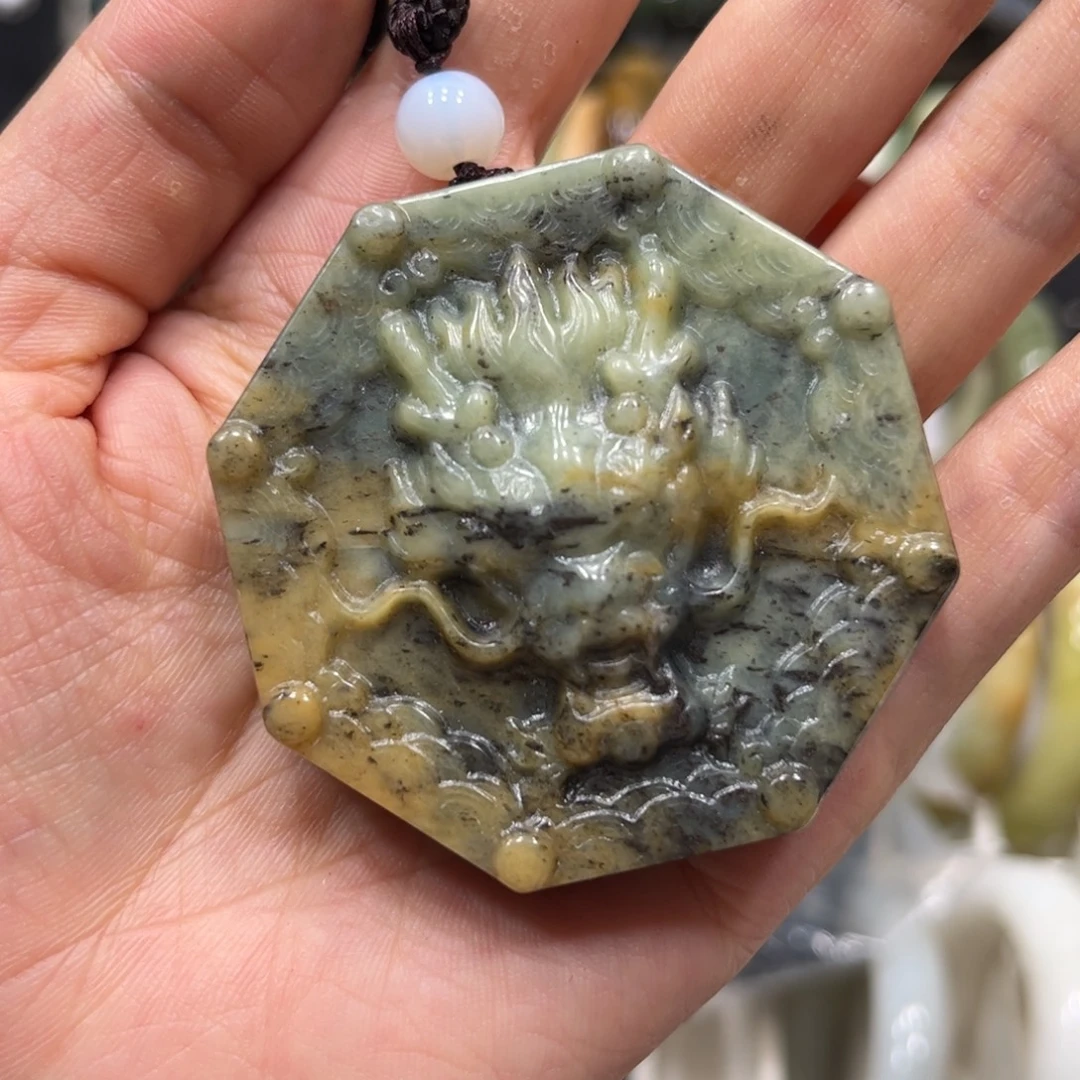 未镶嵌蛇纹石玉颈饰