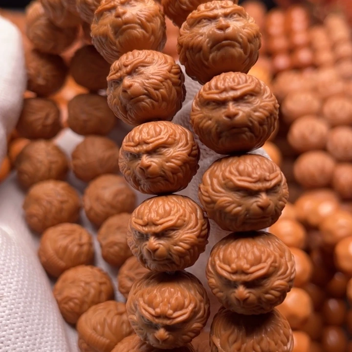 猴头核桃吊坠冷****砂斗战胜佛