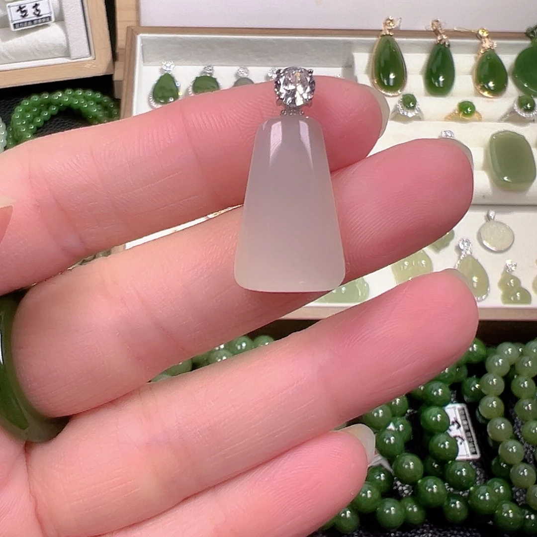 和田玉银S925镶嵌颈饰