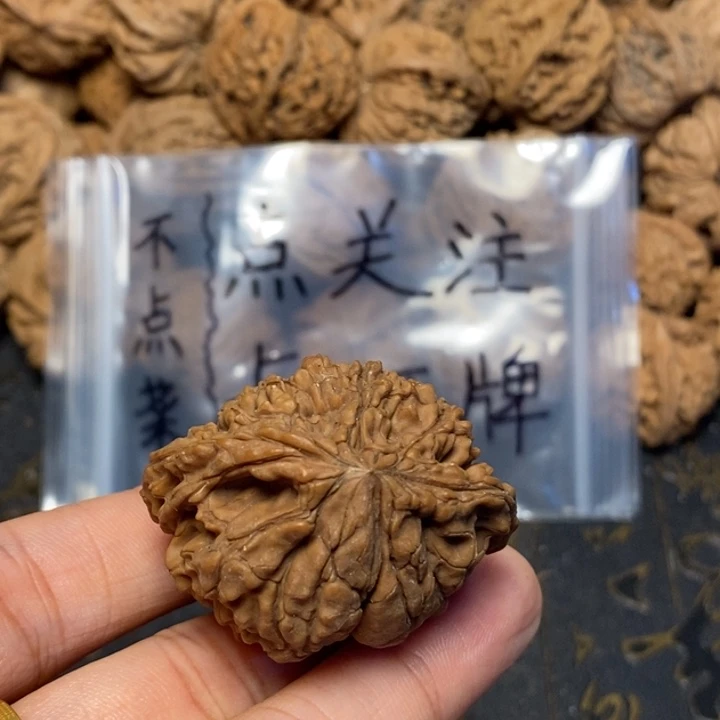 给***哥文玩核桃吊坠文玩核桃异形单只